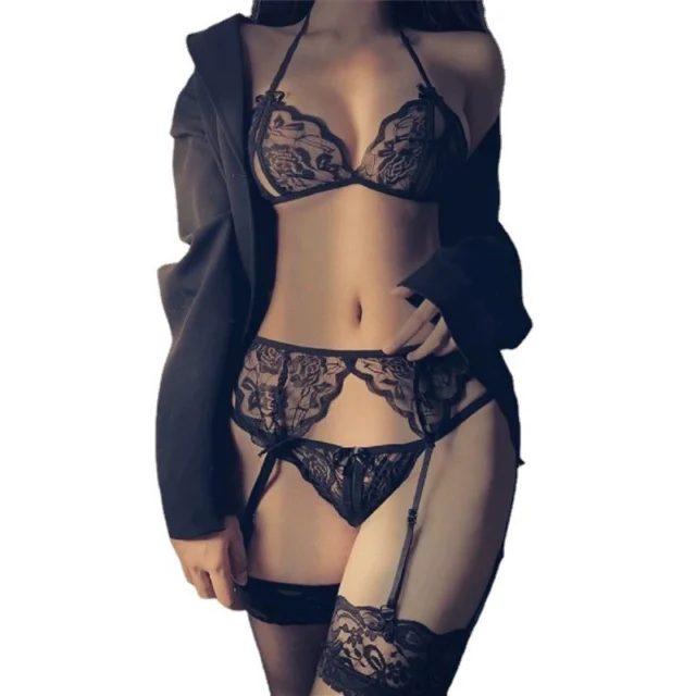 Conjunto de Lencería de 3 Piezas con Tanga Abierta